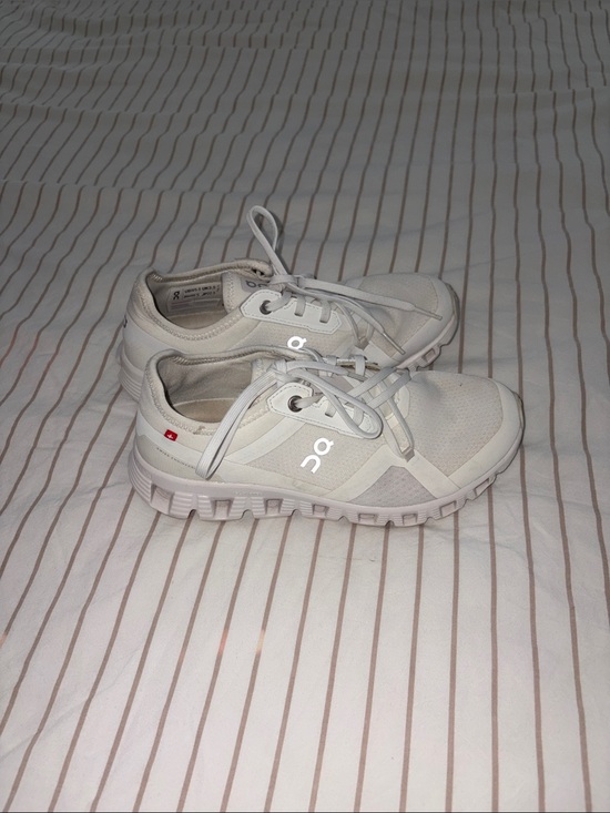 On Clouds Shoes - Women’s Oncloud X3 AD Sneakers